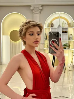 Eseniya escort in Dubai