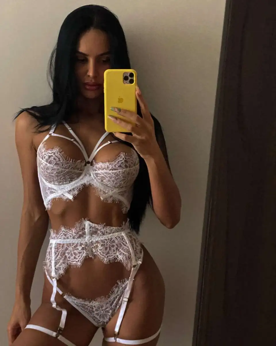 Julia escort in Dubai