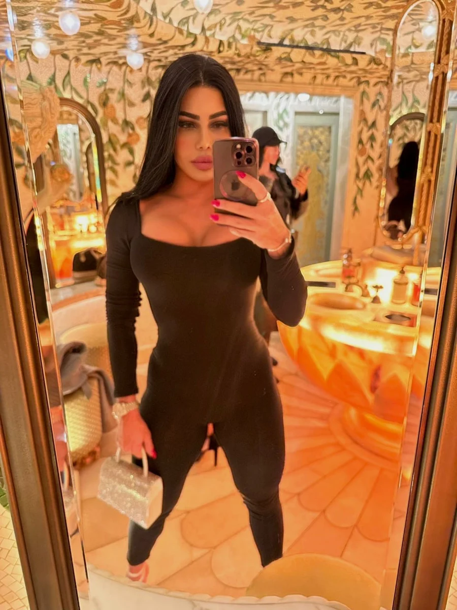 Julianne escort in Dubai