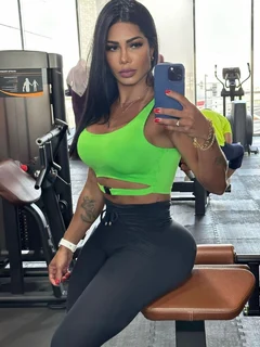 Julianne escort in Dubai