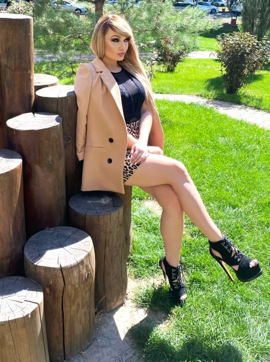 Kami escort in Dubai