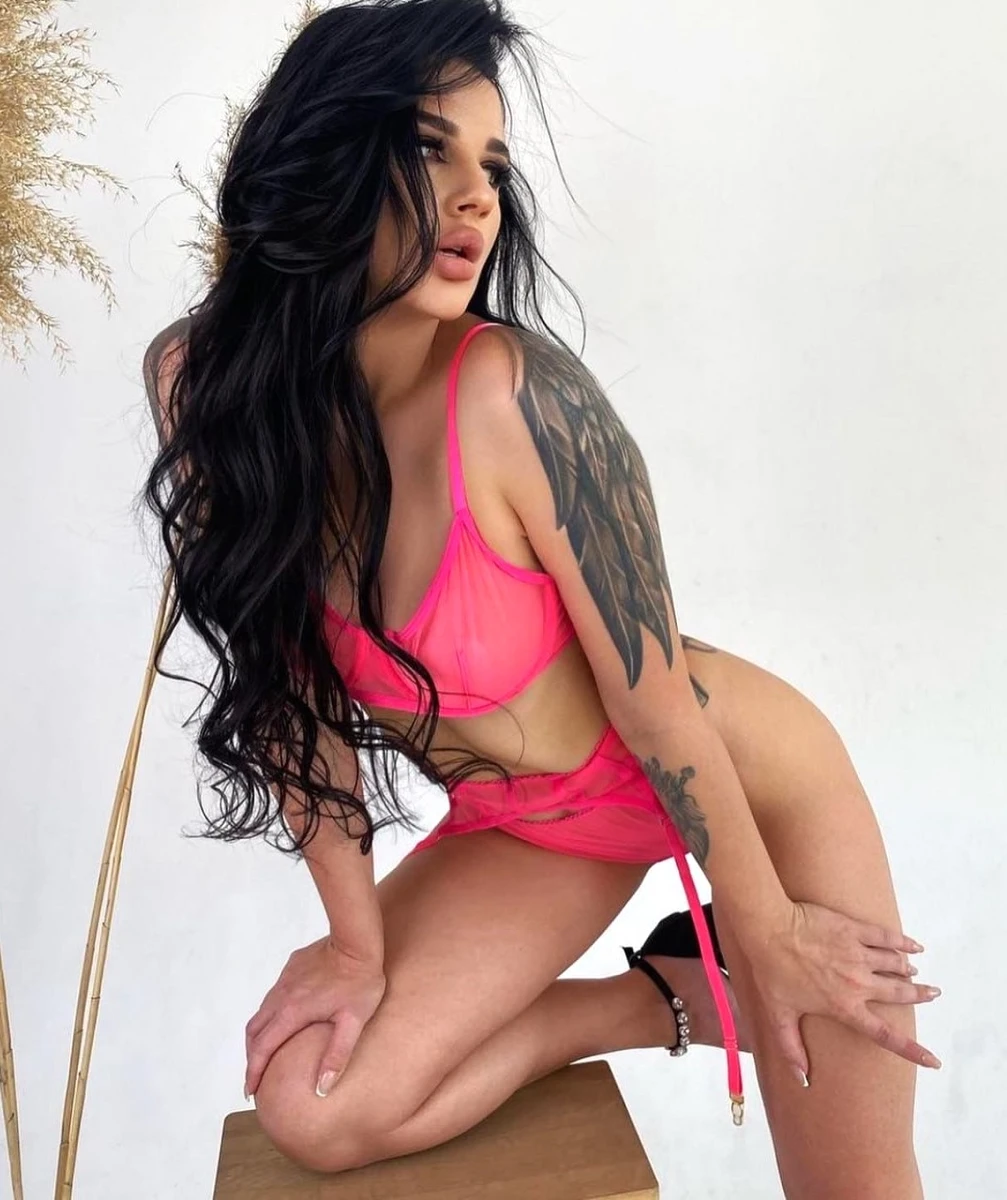 Leonika escort in Dubai
