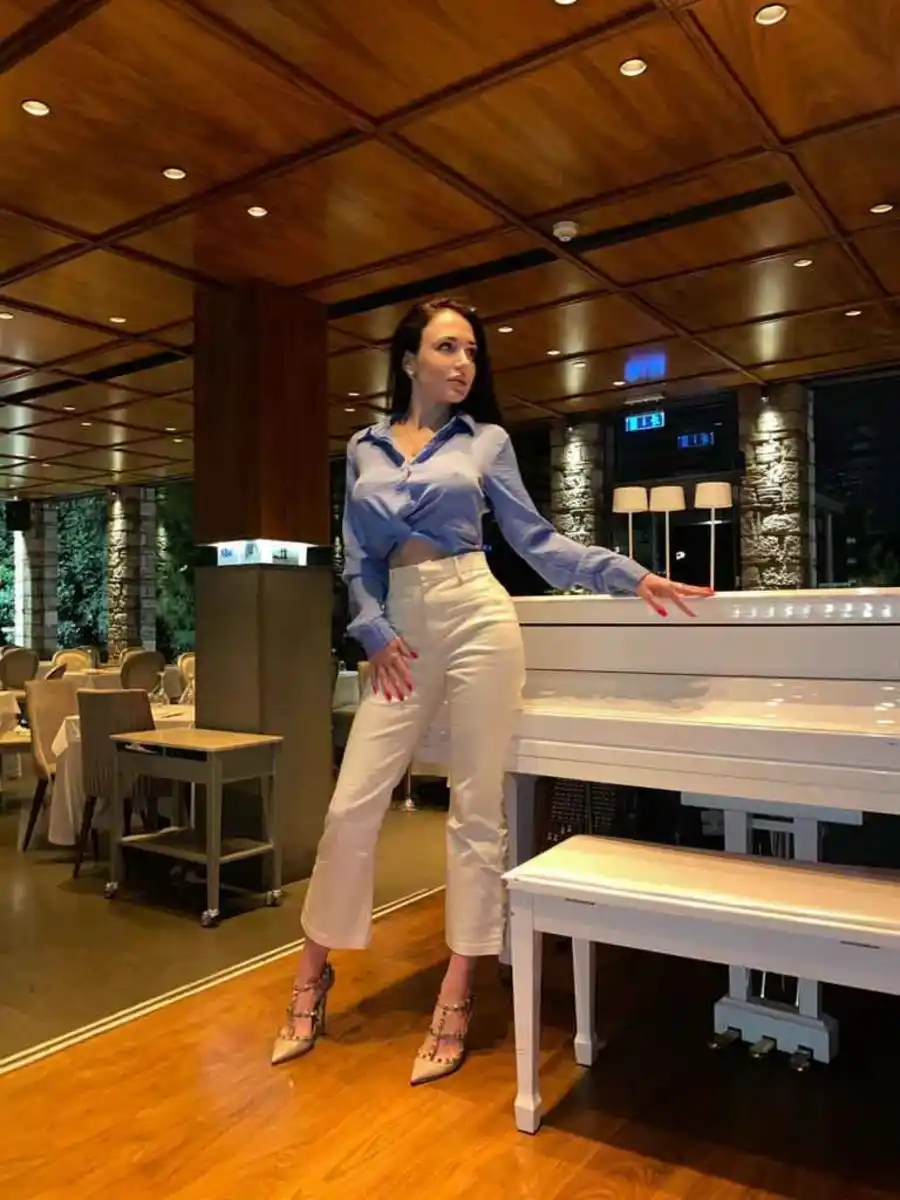 Monica escort in Dubai