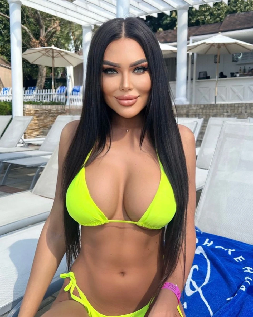 Sabina escort in Dubai