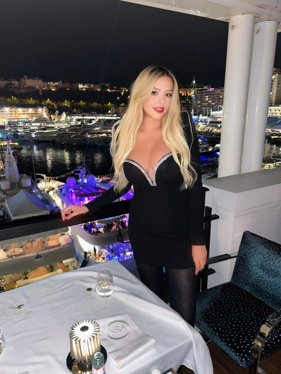Sophia escort in Dubai