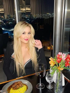 Sophia escort in Dubai