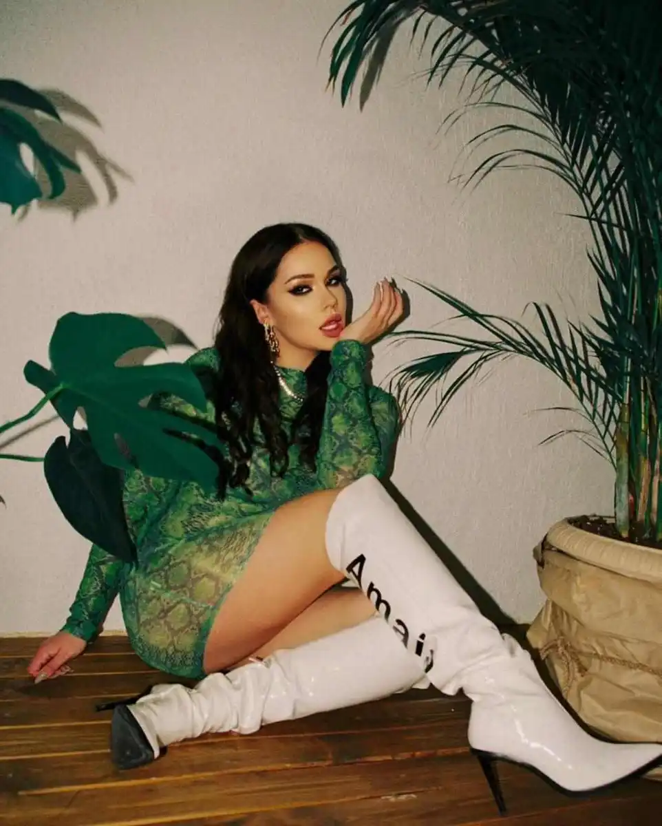Tina escort in Dubai