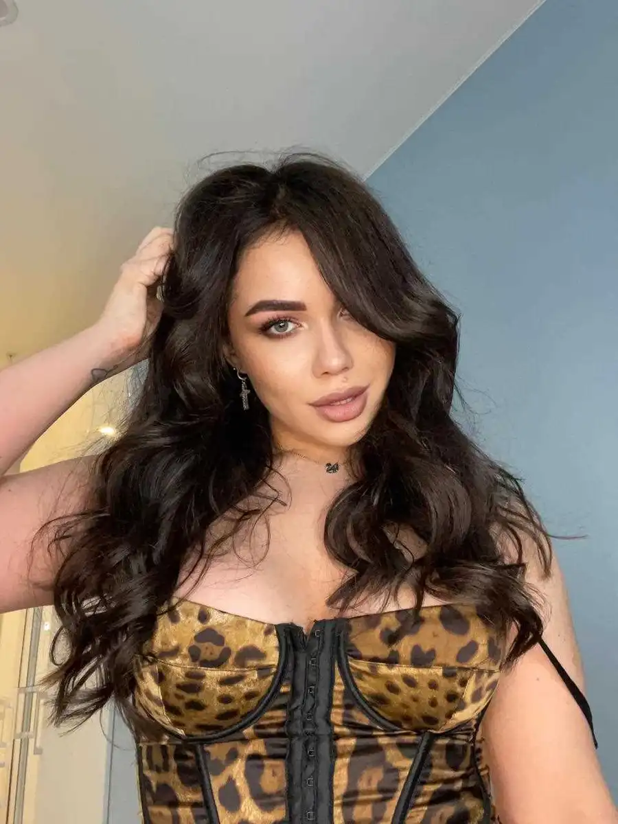 Tina escort in Dubai